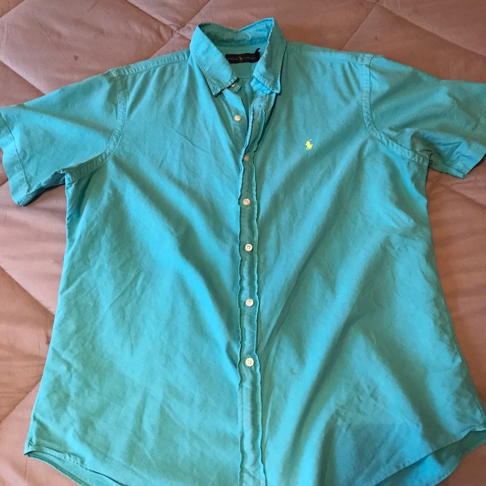 Short sleeve button down